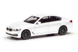 BMW  - 5 Limousine white - 1:87 - Herpa - 420372-002 - herpa420372-002 | The Diecast Company