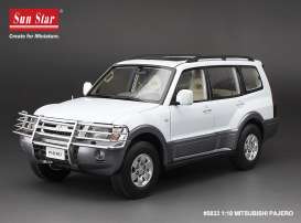 Mitsubishi  - Pajero V73 white - 1:18 - SunStar - 5833 - sun5833 | The Diecast Company