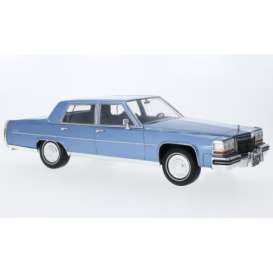 Cadillac  - Fleetwood Brougham 1982 light blue - 1:18 - MCG - MCG18252 - MCG18252 | The Diecast Company