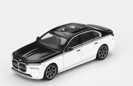 BMW  - I7 Xdrive60 2024 black/white - 1:64 - Mini GT - 00959-L - MGT00959Lhd | The Diecast Company