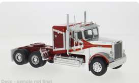 Freightliner  - FLC 120 64T 1977 silver/red - 1:43 - IXO Models - tr200 - ixtr200 | The Diecast Company