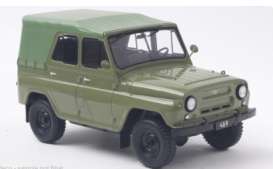 UAZ  - 469 1975 green - 1:24 - Whitebox - 124263 - WB124263 | The Diecast Company