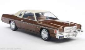 Dodge  - Royal Monaco Coupe 1977 brown/beige - 1:24 - Whitebox - 124261 - WB124261 | The Diecast Company