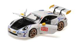 Porsche  - 911 (992) GT3RS 2023 white/yellow - 1:18 - Minichamps - 110062042 - mc110062042 | The Diecast Company