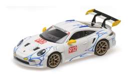 Porsche  - 911 (992) GT3RS 2023 white/yellow - 1:43 - Minichamps - 410062116 - mc410062116 | The Diecast Company