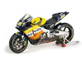 Honda  - RC211V 2002 various - 1:12 - Minichamps - 122021096 - mc122021096 | The Diecast Company