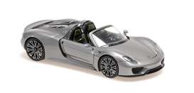 Porsche  - 918 Spyder 2013 silver - 1:43 - Maxichamps - 940062130 - mc940062130 | The Diecast Company