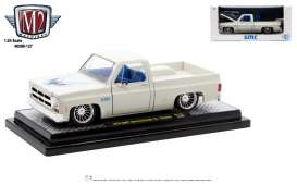 GMC  - Sierra Grande 15 Custom 1976 white - 1:24 - M2 Machines - 40300-127B - M2-40300-127B | The Diecast Company