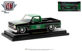 GMC  - Sierra Grande 15 1976 green/black - 1:24 - M2 Machines - 40300-127A - M2-40300-127A | The Diecast Company