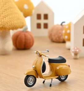 Vespa  - 50 R 1969 yellow - 1:18 - Norev - 182080 - nor182080 | The Diecast Company