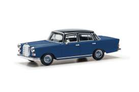 Mercedes Benz  - 200 blue/black - 1:87 - Herpa - H430739-004 - herpa430739-004 | The Diecast Company