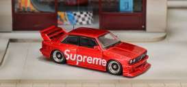 BMW  - E30 red - 1:64 - Street Weapon - STW129 - STW129 | The Diecast Company