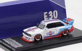 BMW  - E30 white/blue/red - 1:64 - Street Weapon - STW132 - STW132 | The Diecast Company