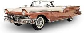 Ford  - Fairlane 500 Skyliner 1957 tan/white - 1:18 - SunStar - 1349 - sun1349 | The Diecast Company