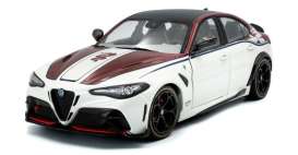 Alfa Romeo  - Giullia GTA-M  2023 white/red - 1:18 - Solido - 1806907 - soli1806907 | The Diecast Company